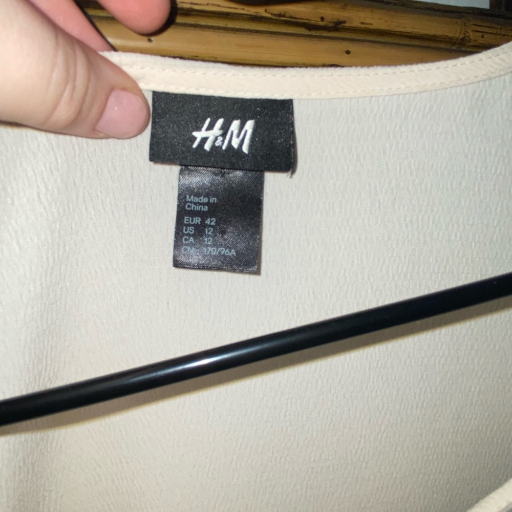 H&M blouse - Picture 2 of 6